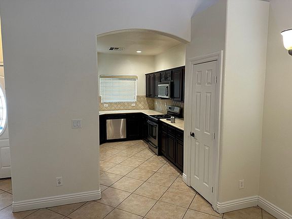 5th image of 8943 Mossy Hollow Ave