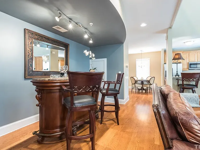 613 W Cabarrus St #202 — Photo 7