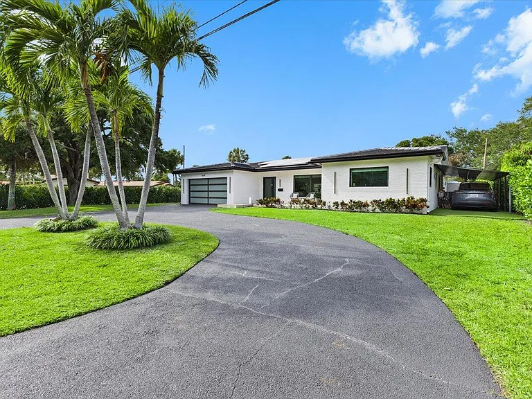 1049 W Palmetto Park Rd — Photo 3