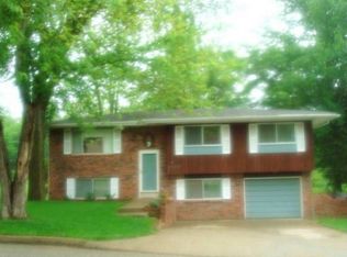 1325 Grandview Dr, Jefferson City, MO 65109
