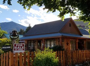 310 Warren Ave, Pateros, WA 98846