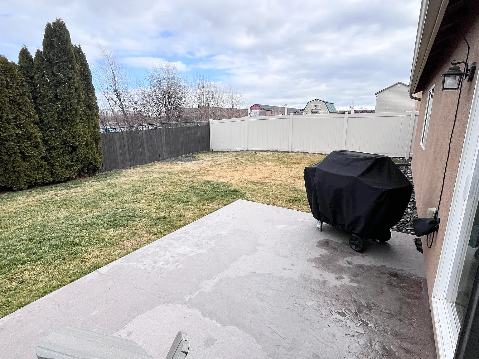 3 bed, 1266 sqft, $2,100 — Photo 3