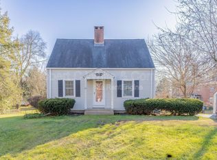 33 Mills Ln, Bloomfield, CT 06002