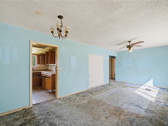 4th image of 4909 Klamath Rd