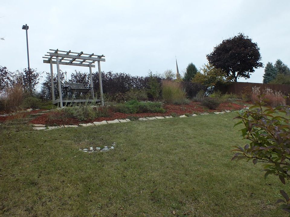 1st image of 1736 Erin Ln