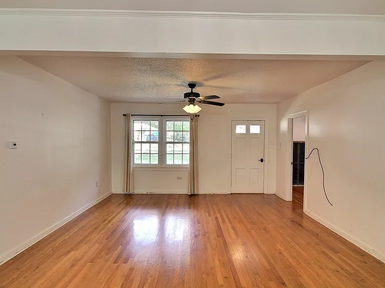 487 S Center St — Photo 5