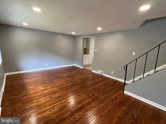 4th image of 23 Greentree Ln