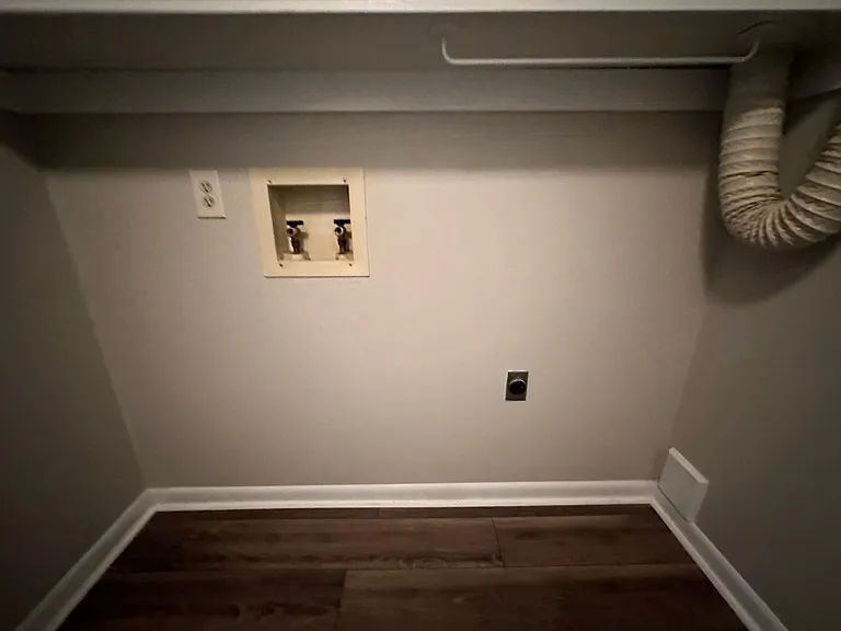 203 Driftwood Ln — Photo 3