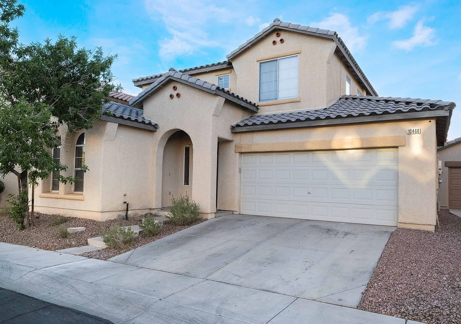 Spacious Silverado Ranch Home with a Flexible Floor Plan & Modern Finishes! — Photo 1