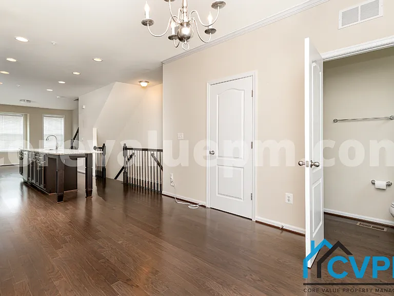 1216 Acorn Ln — Photo 11