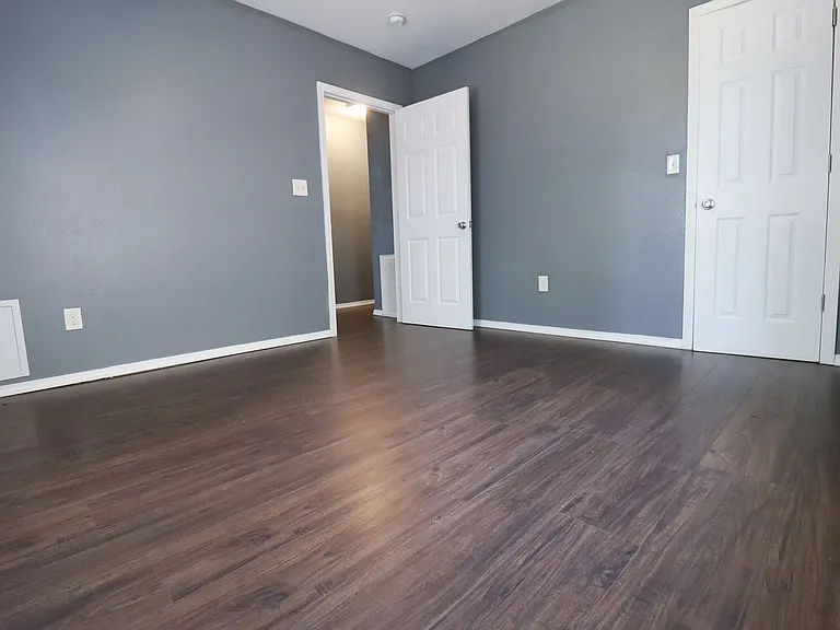353 S Zunis Ave Duplex — Photo 17