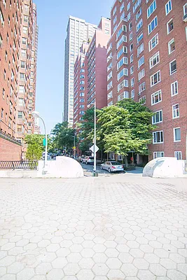 Rented by New York Residence | media 40