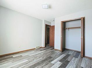 230 Leighton Dr APT 3, Big Lake, MN 55309