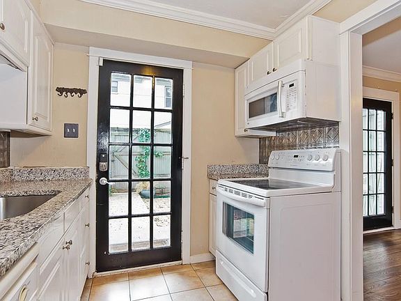 5th image of 4955 N Hall St #4955