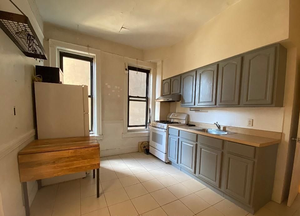 1st image of 174 Canal St APT 11