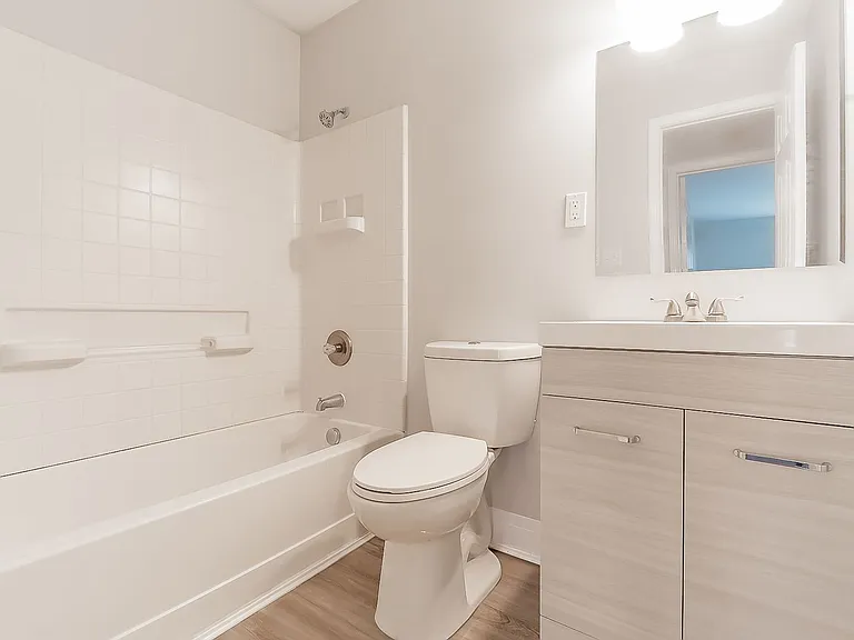 Crystal Heights Apartments — Photo 40