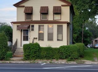 858 S Schuyler Ave, Kankakee, IL 60901