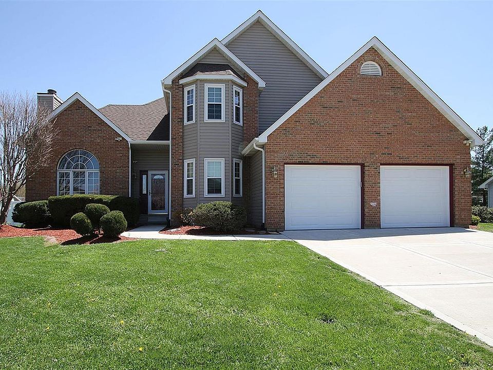 1st image of 900 Robert Dr