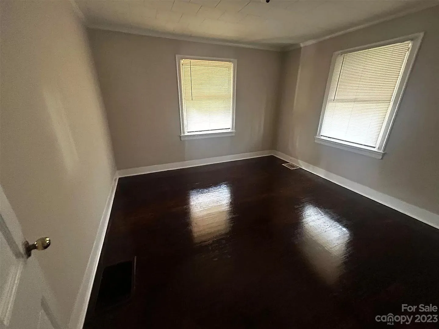 Room in 3 Bedroom Home at Crispin Ave — Photo 2