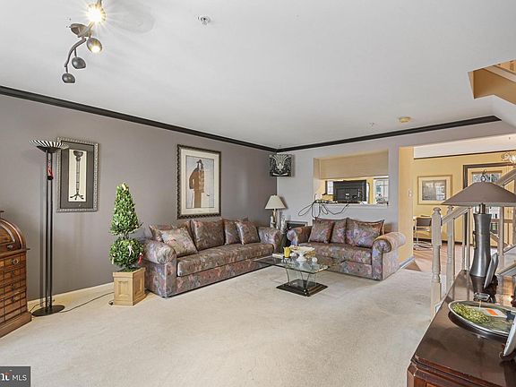 4th image of 32 Ironwood Ct