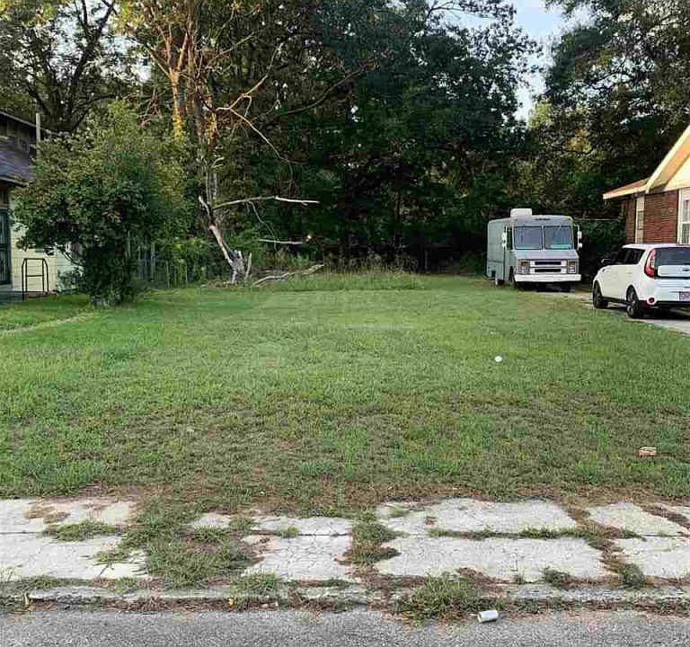 1st image of 1584 Foster Ave