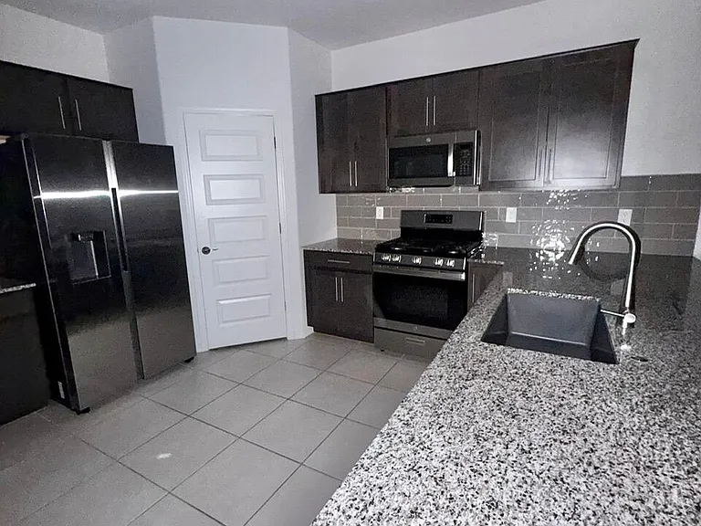 8905 W Orange Dr — Photo 8