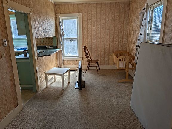 4th image of 152 Seminary Street