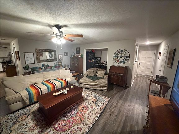 5th image of 2809 N Murco Dr