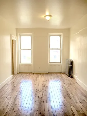 Rented by Flateau Realty | media 12