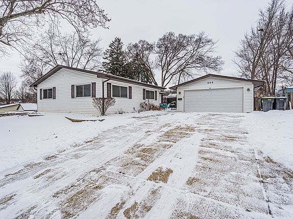 3rd image of 605 Tanglewood Dr