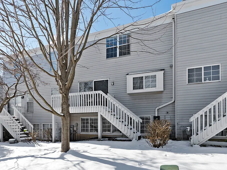 187 Half Moon Cir — Photo 25