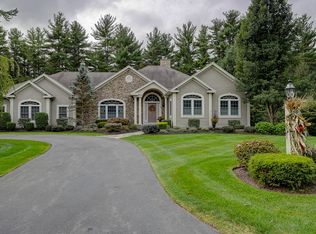 32 Tanglewood Dr, Nashua, NH 03062