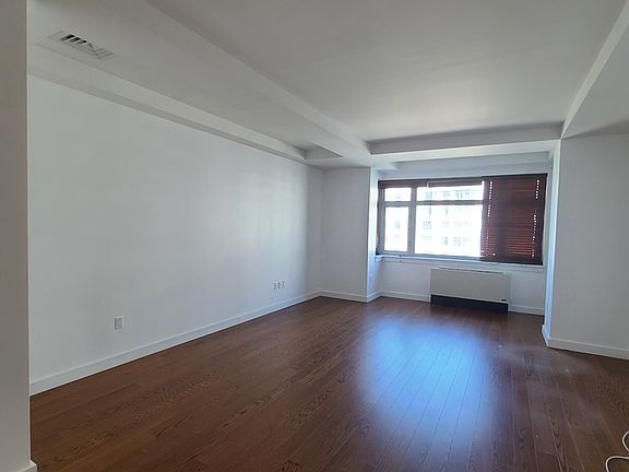 4th image of 4022 College Point Blvd APT 12D