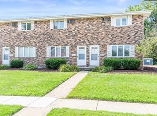 110 Town Crest Dr APT E, New Lenox, IL 60451