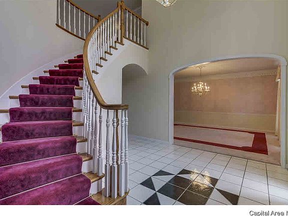 2nd image of 10 Old Oaks Dr