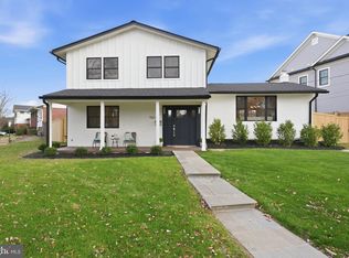 9803 De Paul Dr, Bethesda, MD 20817