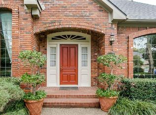 9801 Winding Ridge Dr, Dallas, TX 75238
