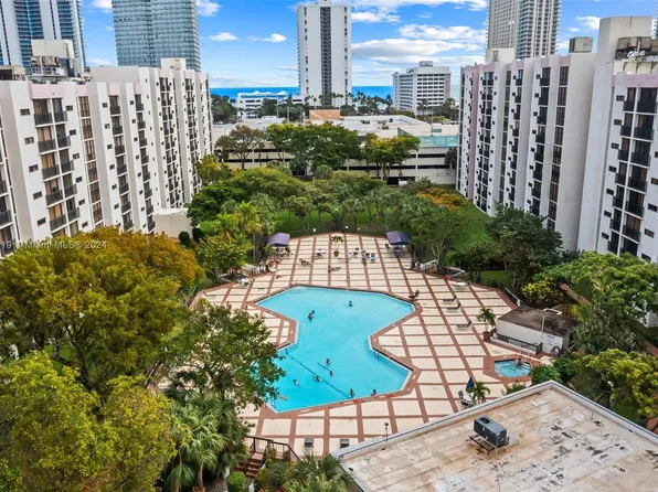 16909 N Bay Rd, Sunny Isles Beach, FL