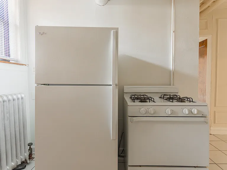 Kitchen Appliances 1225-G