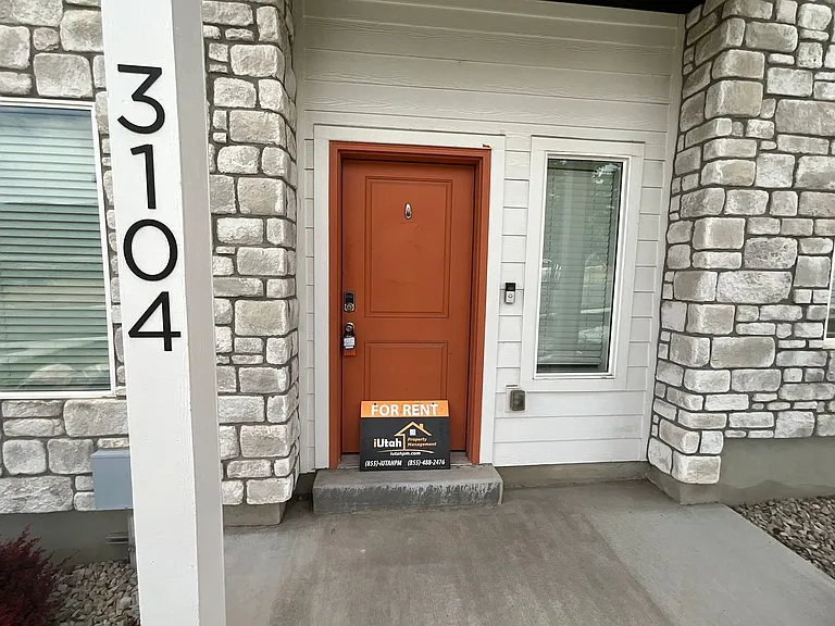 3104 N 1625 E — Photo 2
