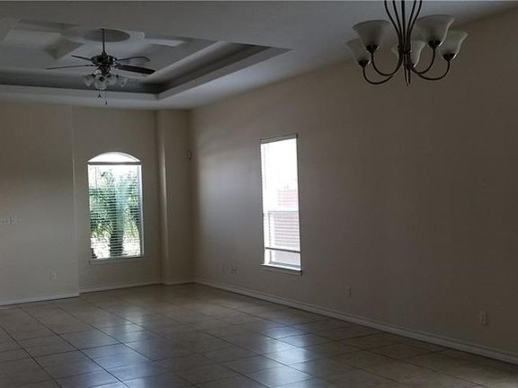 2nd image of 1718 Irongate Dr APT B