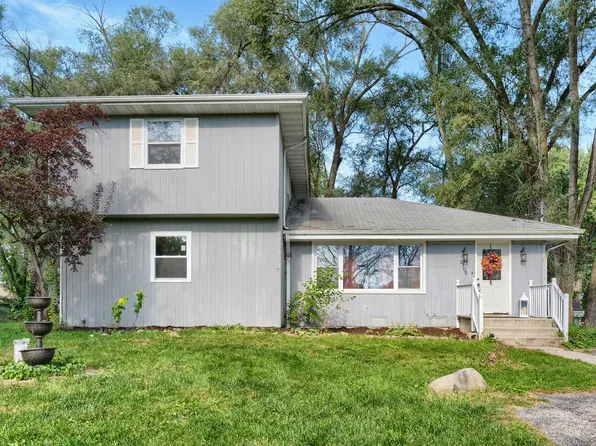 2705 Russett Rd, McHenry, IL 60050