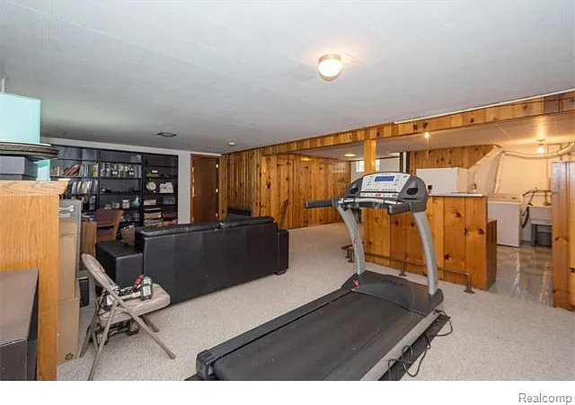 1811 Alhambra Dr — Photo 30
