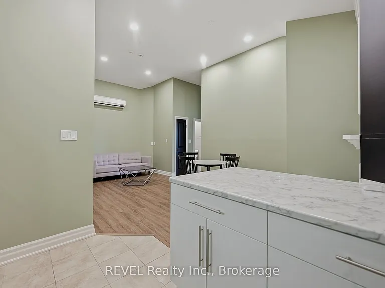 10 Queen St #1 — Photo 12
