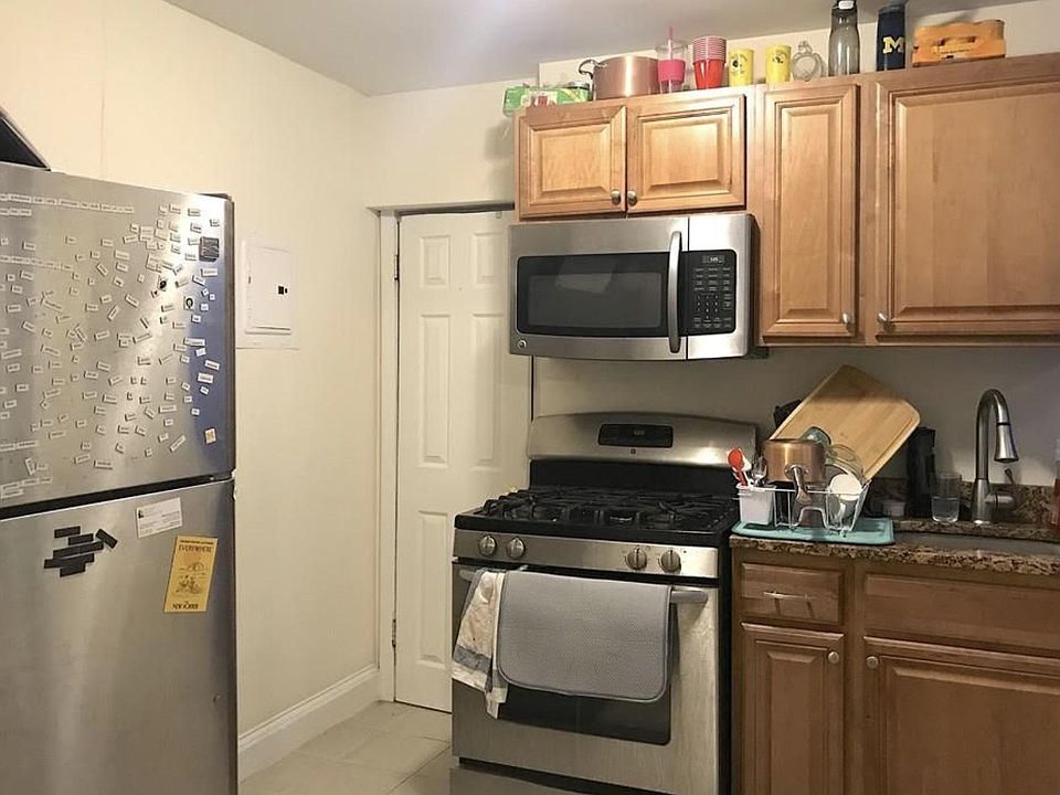 2nd image of 51 Phillips St #2L