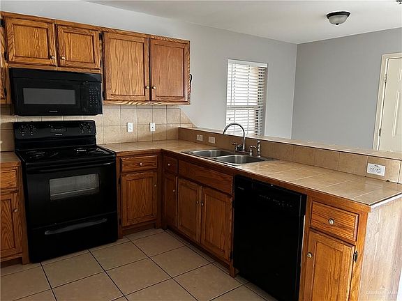 5th image of 2901 Whitewing Ave #5