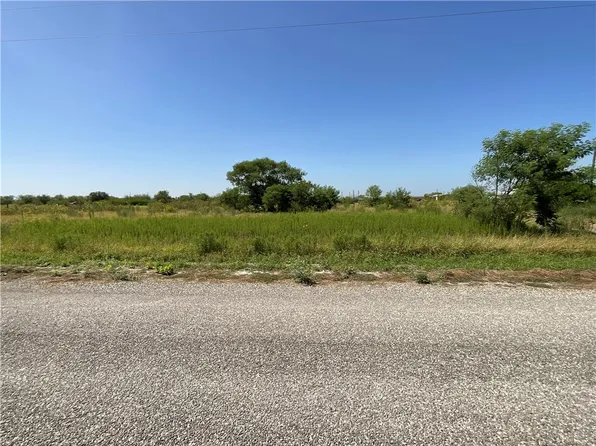 513 Jennifer Loop, Orange Grove, TX 78372