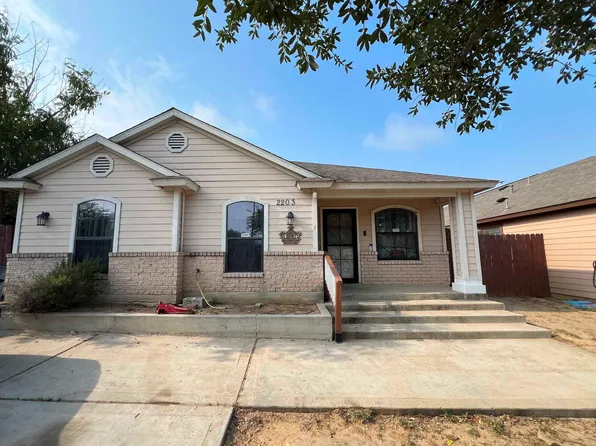 2203 Los Olivos Ln, Laredo, TX 78046
