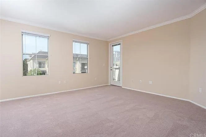 3460 Watermarke Pl — Photo 4