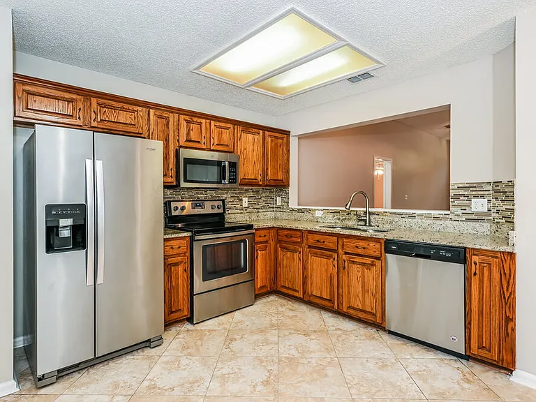 2877 Sutton Estates Cir N #2 — Photo 7
